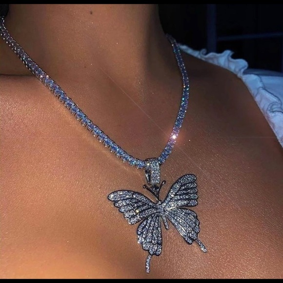 Silver butterfly rhinestone necklace chain - Picture 2 of 3